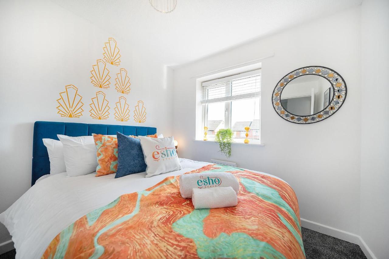 Stylish 3 Bed House, Large Garden, Parking, Wifi - Esho Stays Coventry Eksteriør bilde