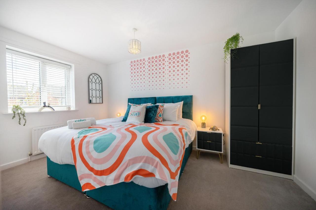 Stylish 3 Bed House, Large Garden, Parking, Wifi - Esho Stays Coventry Eksteriør bilde