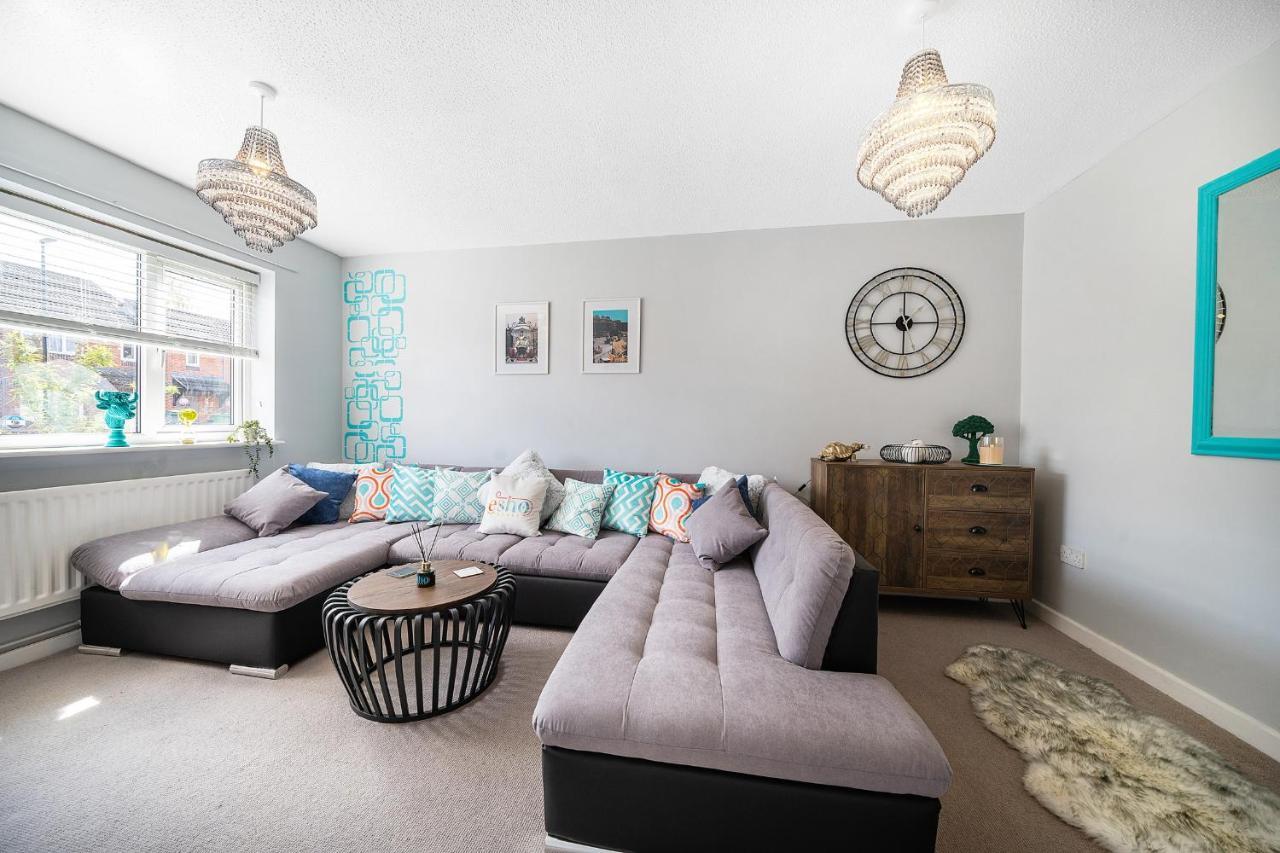 Stylish 3 Bed House, Large Garden, Parking, Wifi - Esho Stays Coventry Eksteriør bilde