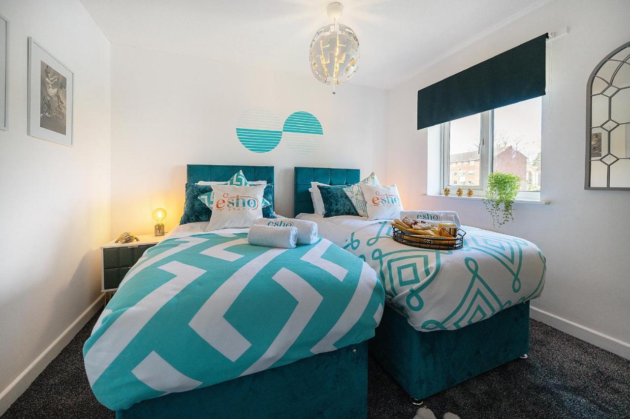 Stylish 3 Bed House, Large Garden, Parking, Wifi - Esho Stays Coventry Eksteriør bilde