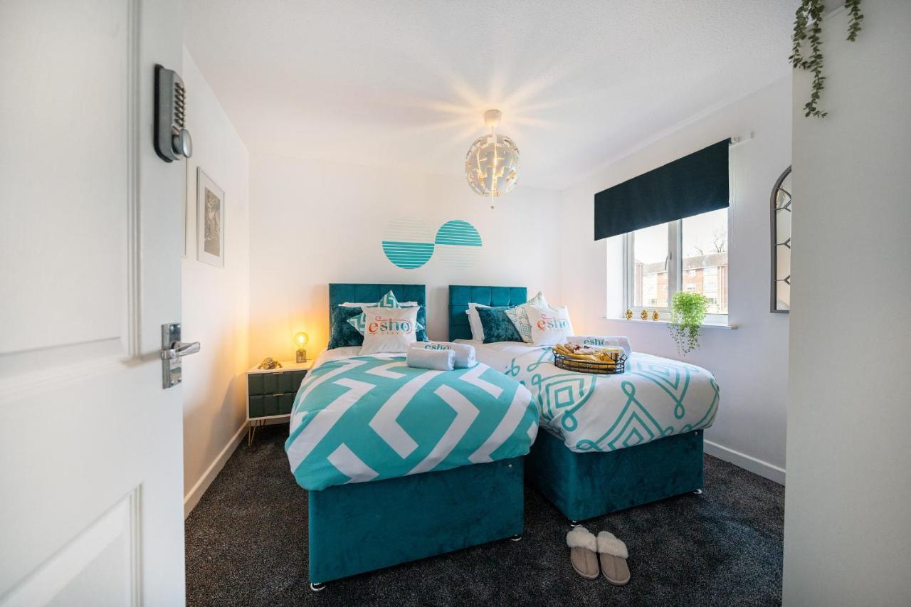Stylish 3 Bed House, Large Garden, Parking, Wifi - Esho Stays Coventry Eksteriør bilde