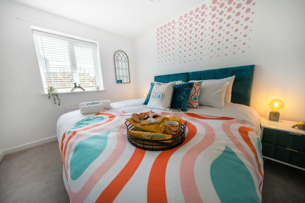 Stylish 3 Bed House, Large Garden, Parking, Wifi - Esho Stays Coventry Eksteriør bilde