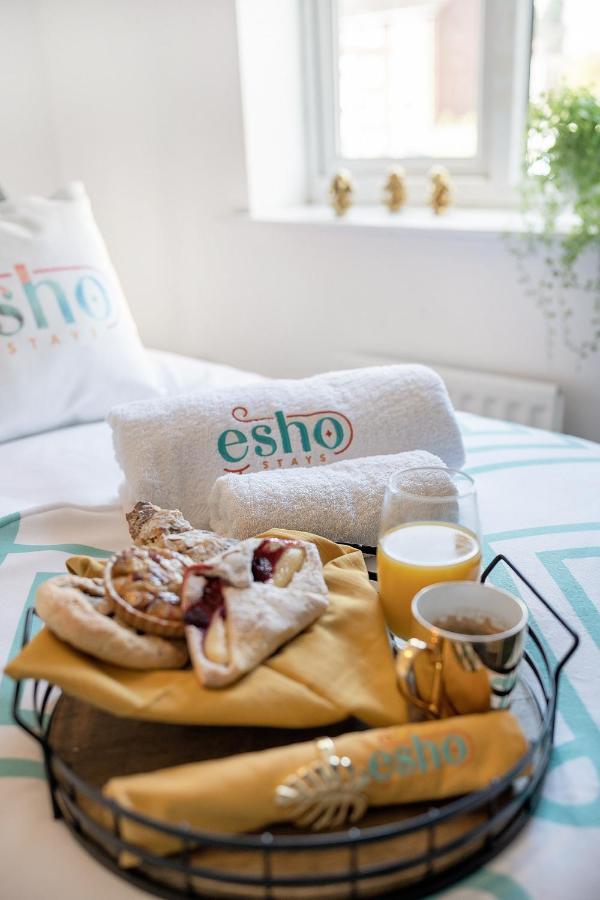 Stylish 3 Bed House, Large Garden, Parking, Wifi - Esho Stays Coventry Eksteriør bilde