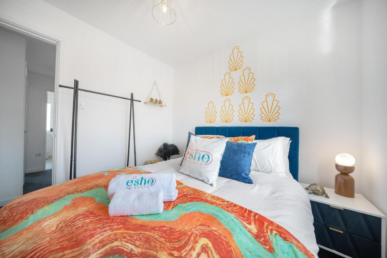 Stylish 3 Bed House, Large Garden, Parking, Wifi - Esho Stays Coventry Eksteriør bilde