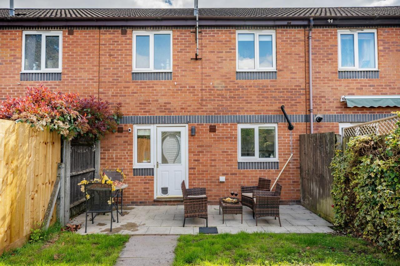 Stylish 3 Bed House, Large Garden, Parking, Wifi - Esho Stays Coventry Eksteriør bilde