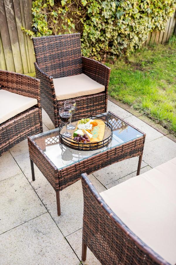 Stylish 3 Bed House, Large Garden, Parking, Wifi - Esho Stays Coventry Eksteriør bilde